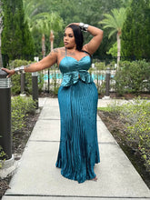 Load image into Gallery viewer, EMERALD ELEGANCE PLEATED SKIRT SET
